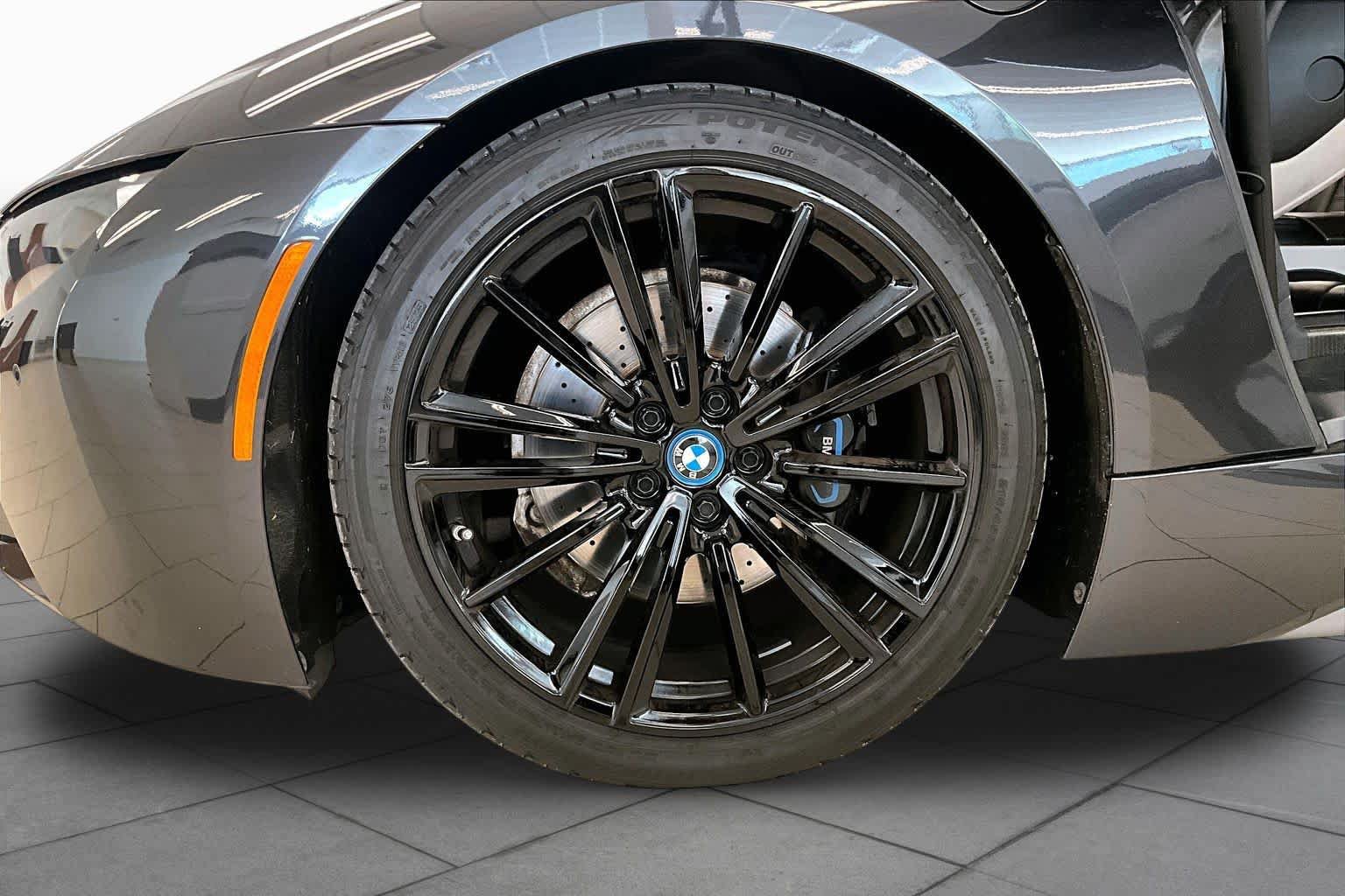 Used 2019 BMW i8 Coupe AWD/4WD image 10