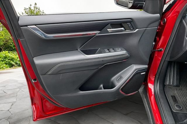 Used 2024 GMC Acadia Elevation image 22