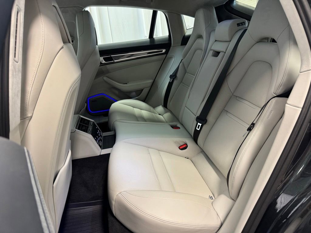 Certified 2023 Porsche Panamera 4 Platinum Edition AWD/4WD image 29