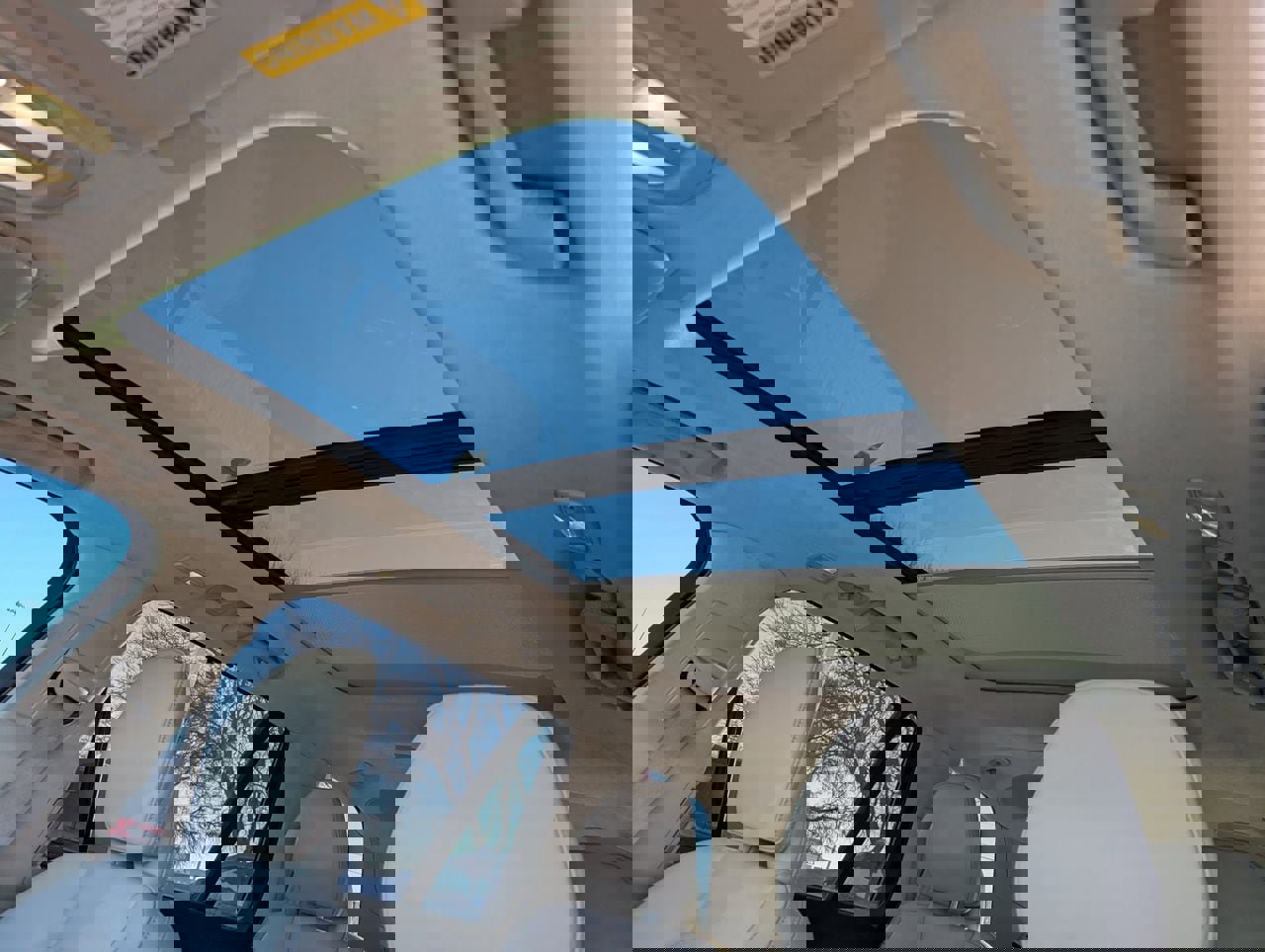 Used 2025 Volvo XC90 B6 Ultra w/ Lounge Package image 27