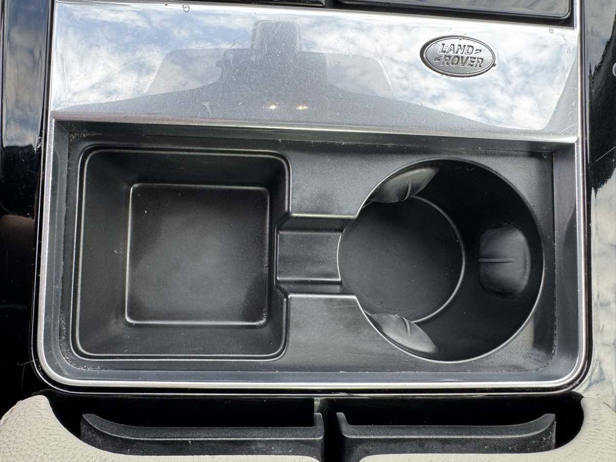 Used 2020 Land Rover Range Rover Velar R-Dynamic S image 18