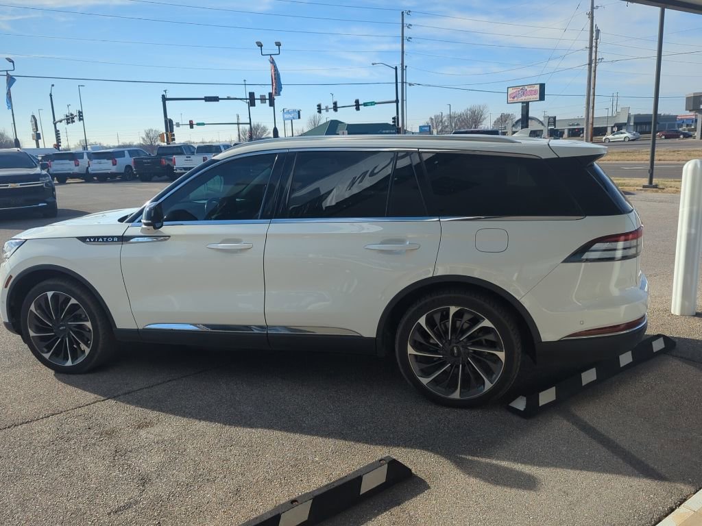 Used 2020 Lincoln Aviator Reserve w/ Equipment Group 201A image 4
