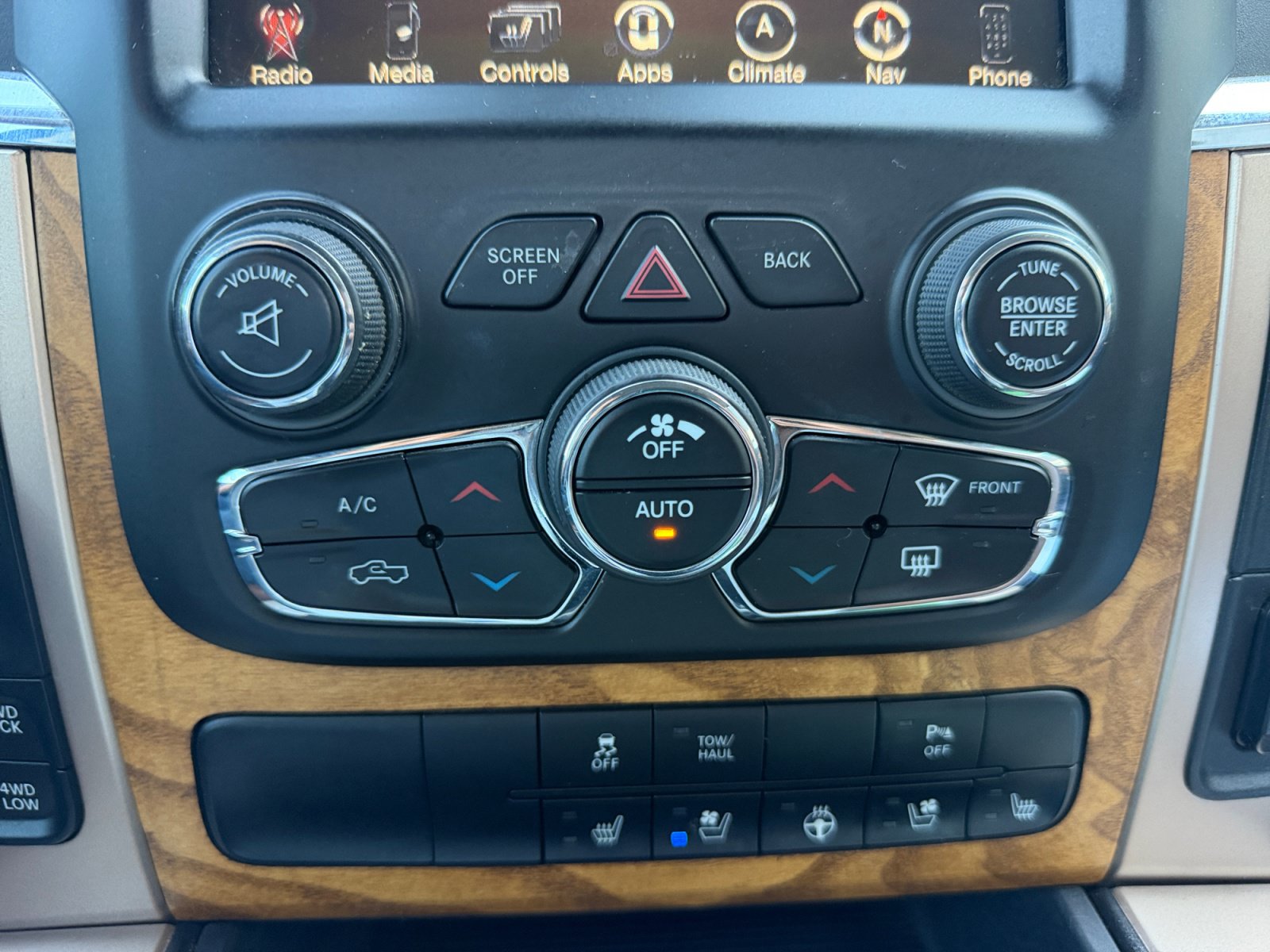 Used 2013 RAM 1500 Laramie Longhorn w/ Convenience Group AWD/4WD image 11