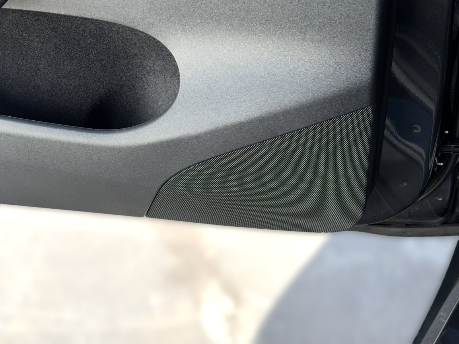 Used 2024 Tesla Model Y 2WD image 25