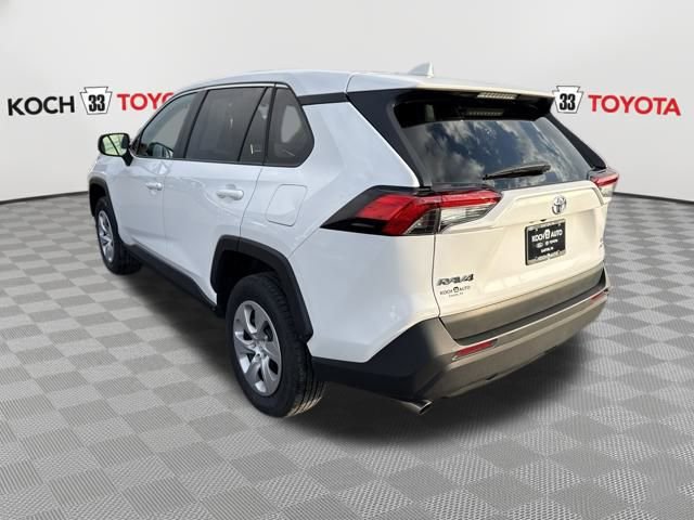 Used 2024 Toyota RAV4 LE image 5