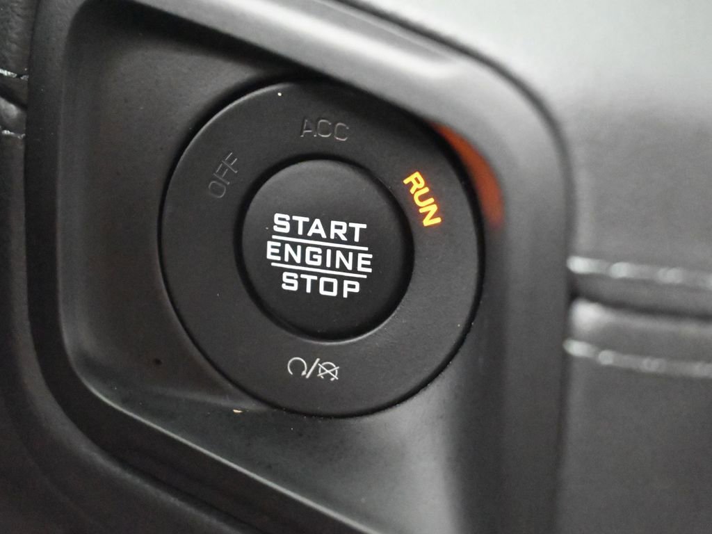 Used 2024 Jeep Gladiator Sport w/ Premium Package image 30