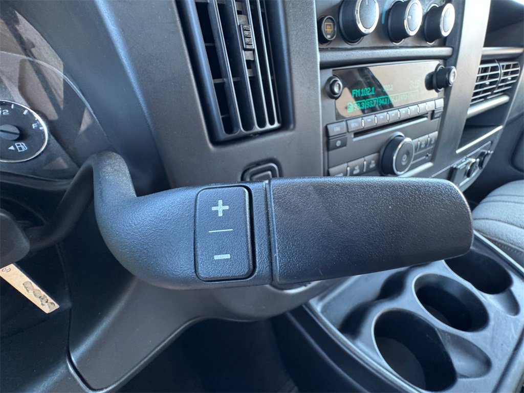 Used 2017 Chevrolet Express 2500 image 25