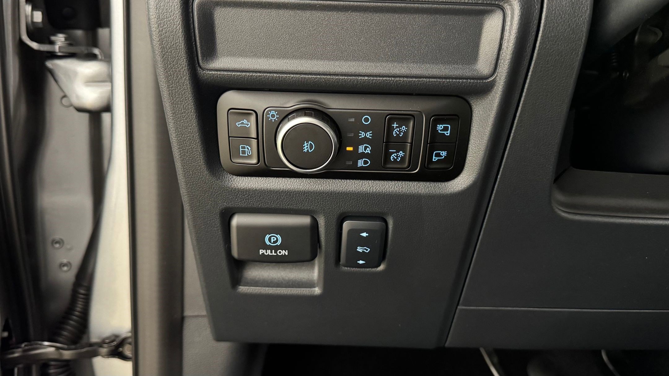 New 2025 Ford F150 XLT w/ Equipment Group 303A High image 33