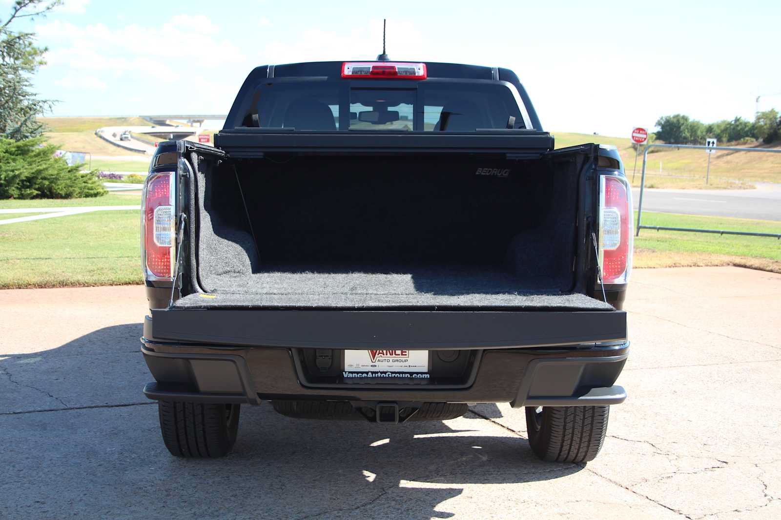Used 2022 GMC Canyon Elevation w/ Elevation Premium Package AWD/4WD image 12