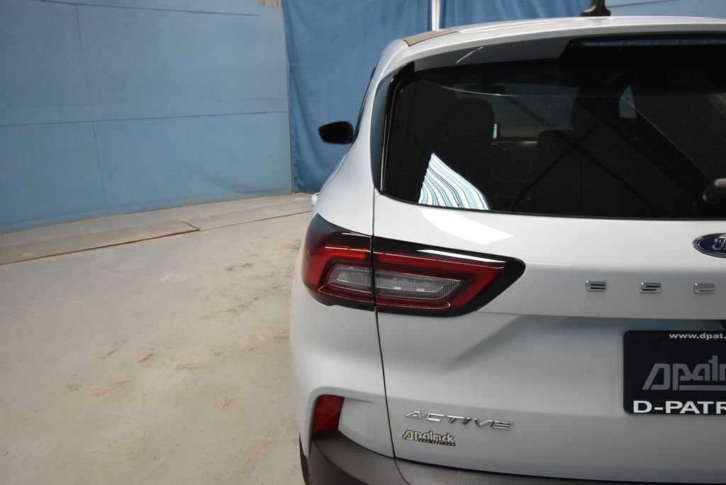 Used 2025 Ford Escape Active image 39
