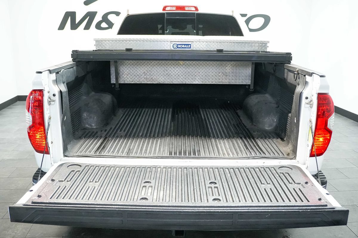 Used 2016 Toyota Tundra SR5 w/ SR5 Upgrade Package RWD image 19
