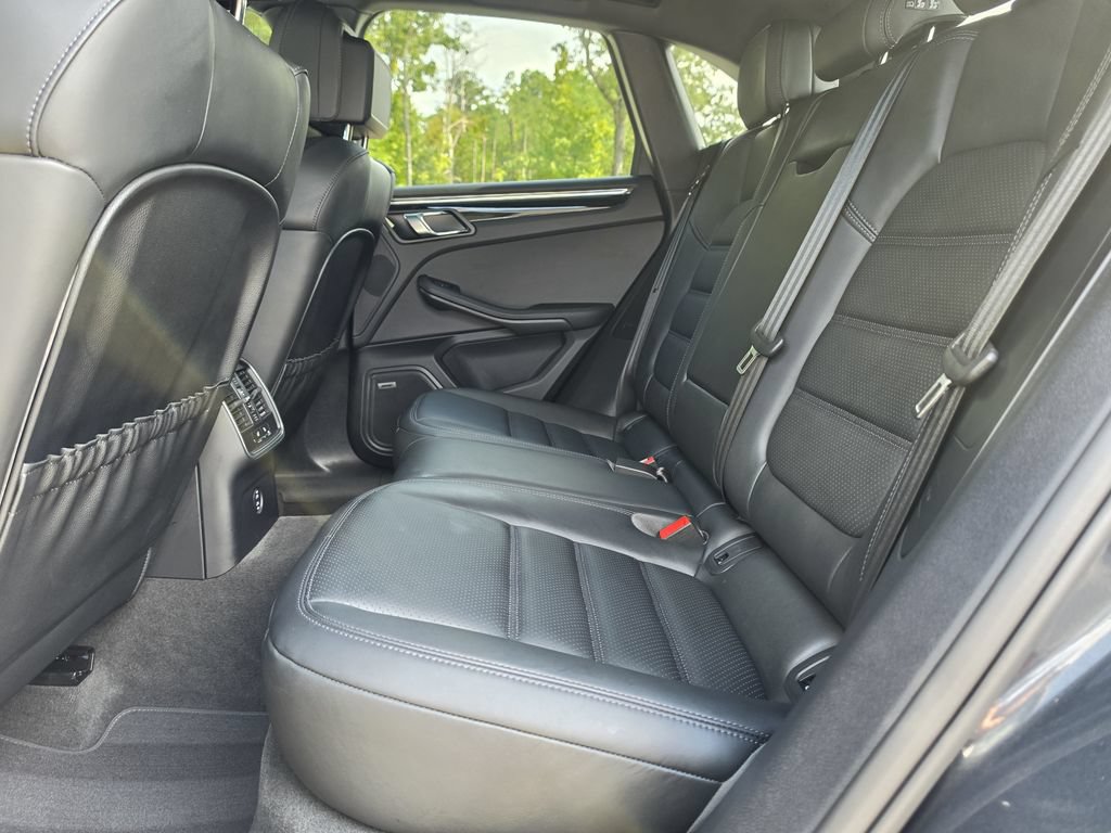 Used 2026 Porsche Macan AWD/4WD image 29