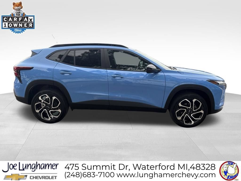Used 2024 Chevrolet Trax RS w/ Driver Confidence Package FWD image 2