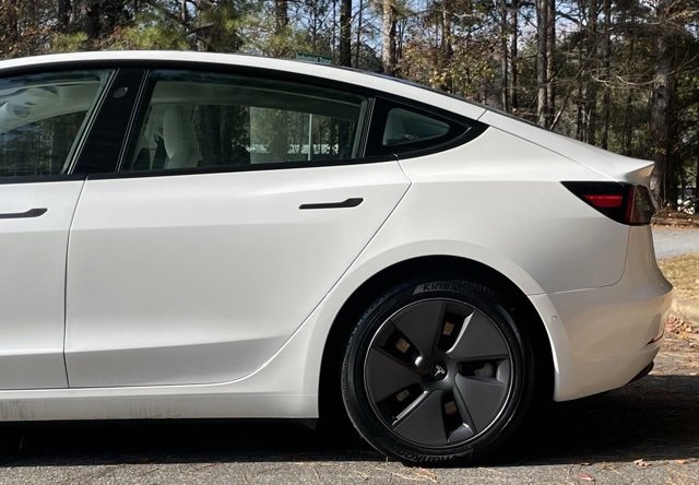 Used 2022 Tesla Model 3 Standard Range image 5