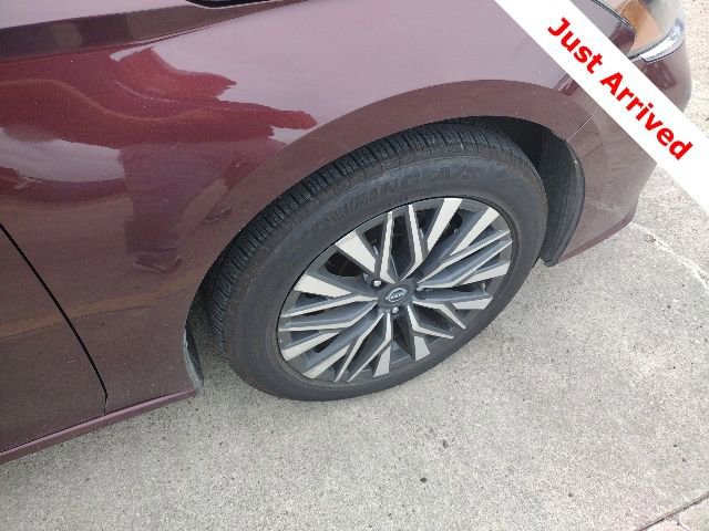 Used 2025 Nissan Altima 2.5 SV FWD image 16