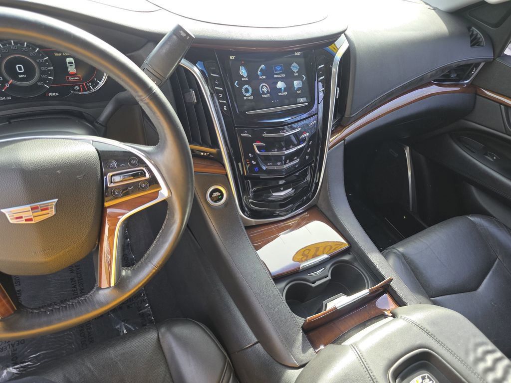 Used 2018 Cadillac Escalade Luxury AWD/4WD image 24