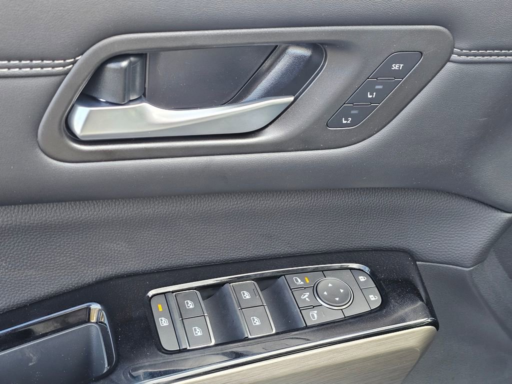 New 2025 Nissan Pathfinder Platinum w/ Cargo Package image 36