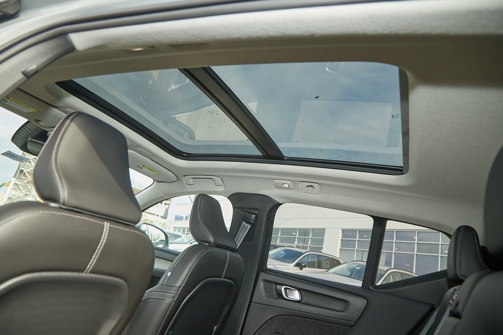 New 2025 Volvo XC40 B5 Plus w/ Climate Package image 19