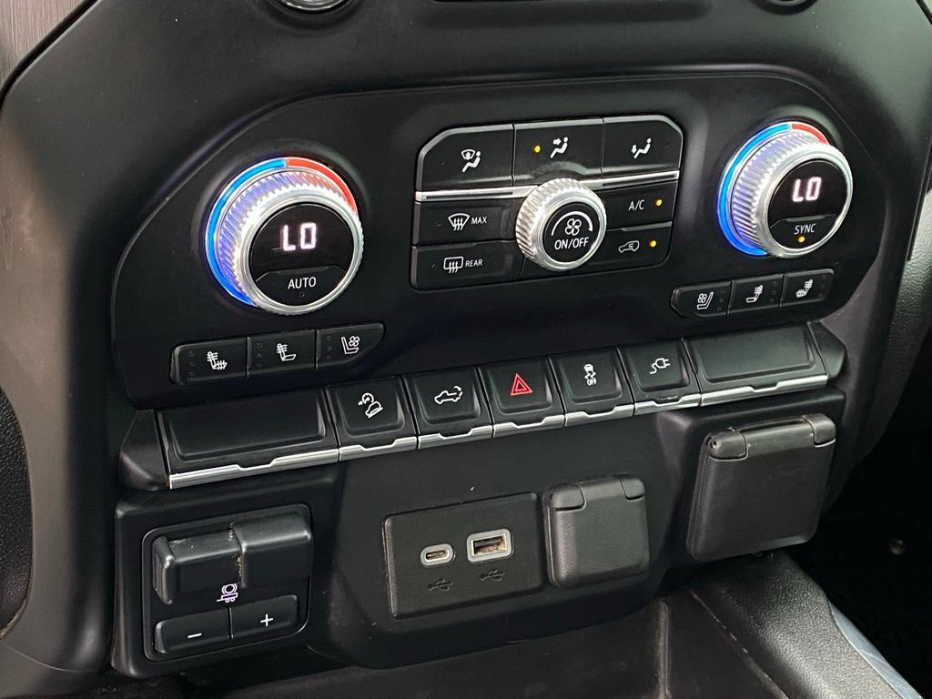Used 2022 GMC Sierra 3500 AT4 AWD/4WD image 17