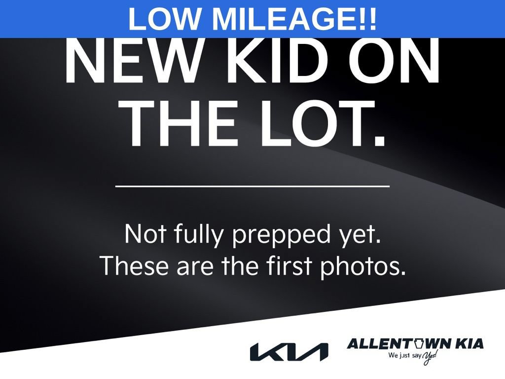 Used 2015 Chrysler 300 Limited w/ Driver Convenience Group AWD/4WD image 2