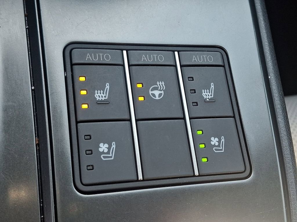 Used 2025 Lexus UX 300h AWD w/ Accessory Package (Z1) image 17