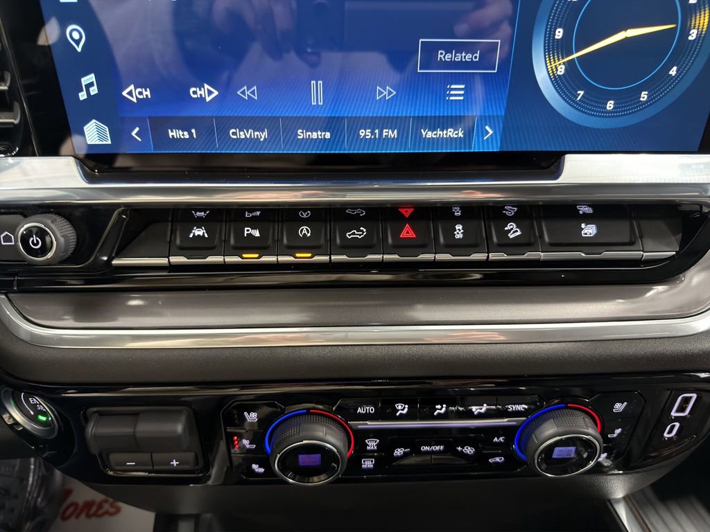 Used 2025 Chevrolet Silverado 1500 High Country w/ Technology Package image 34