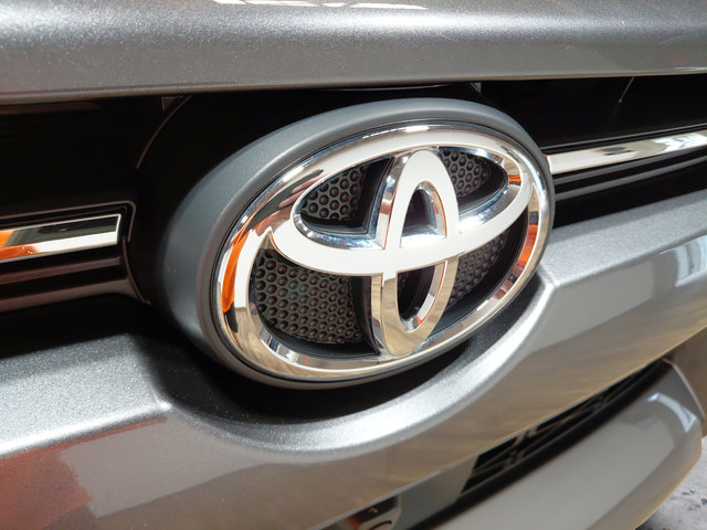 Used 2022 Toyota 4Runner SR5 Premium w/ Moonroof Package AWD/4WD image 11