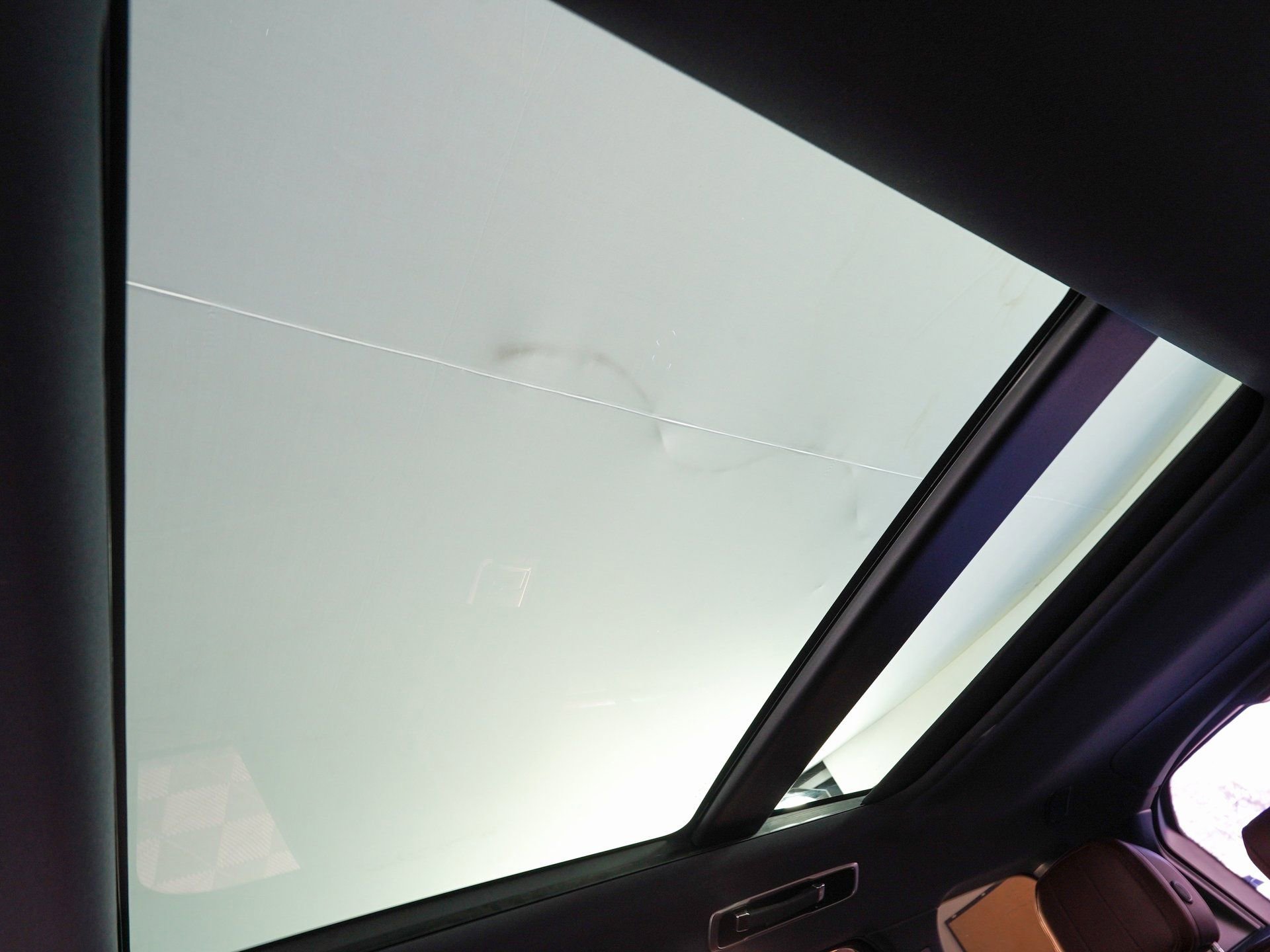 Used 2025 Land Rover Range Rover SE image 27