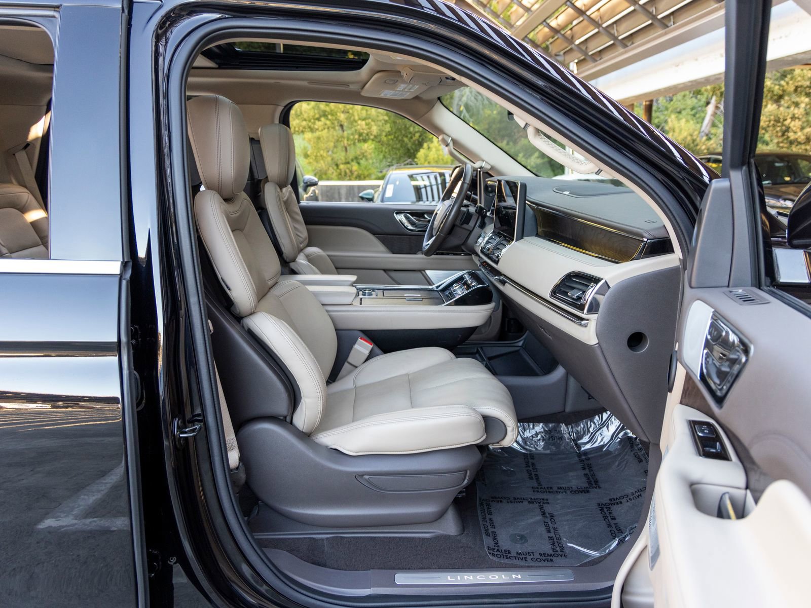 Used 2023 Lincoln Navigator Reserve image 62