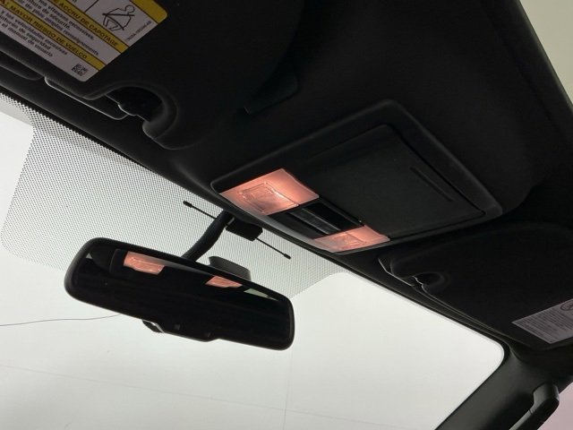 Used 2012 Lincoln Navigator 4WD image 21