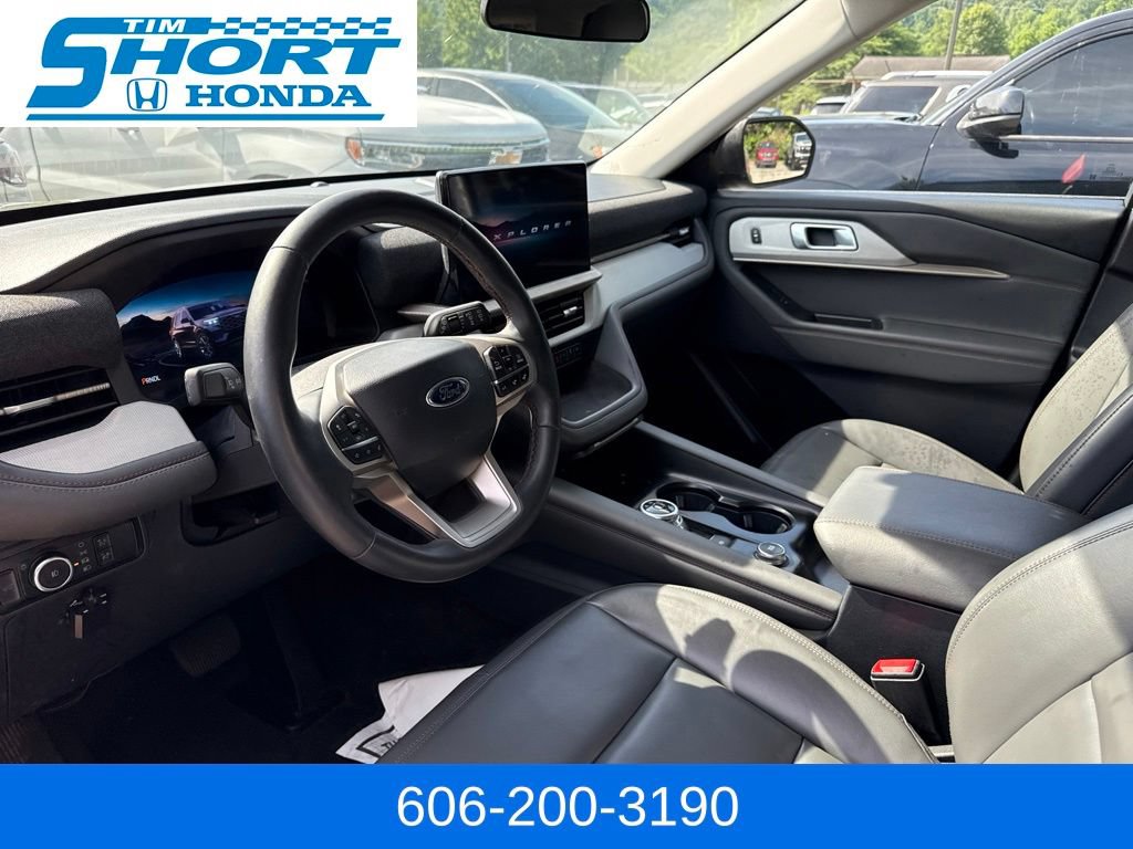Used 2025 Ford Explorer Active w/ Active Comfort Package AWD/4WD image 13