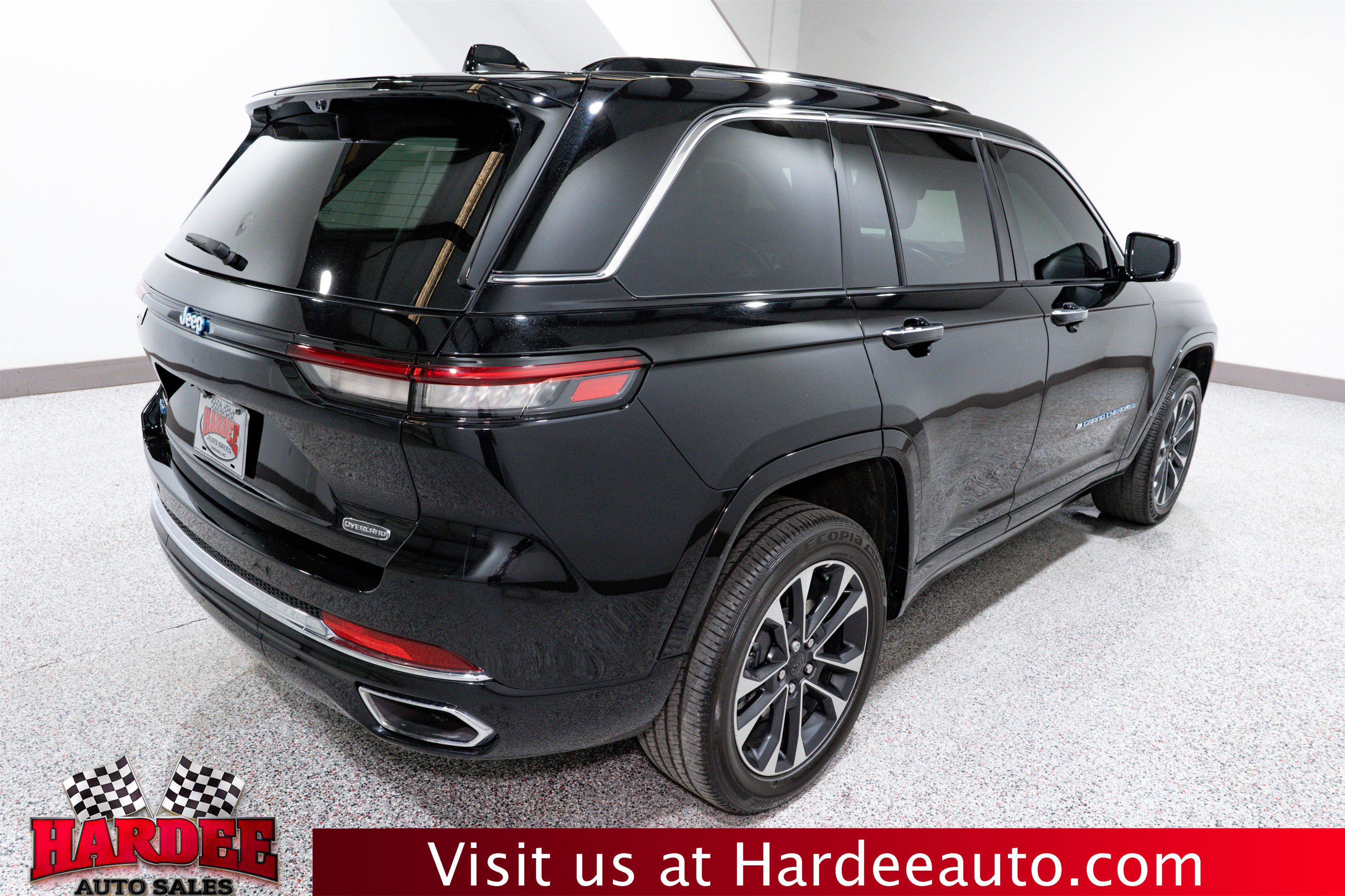 Used 2023 Jeep Grand Cherokee Overland w/ Advanced Protech Group III image 5