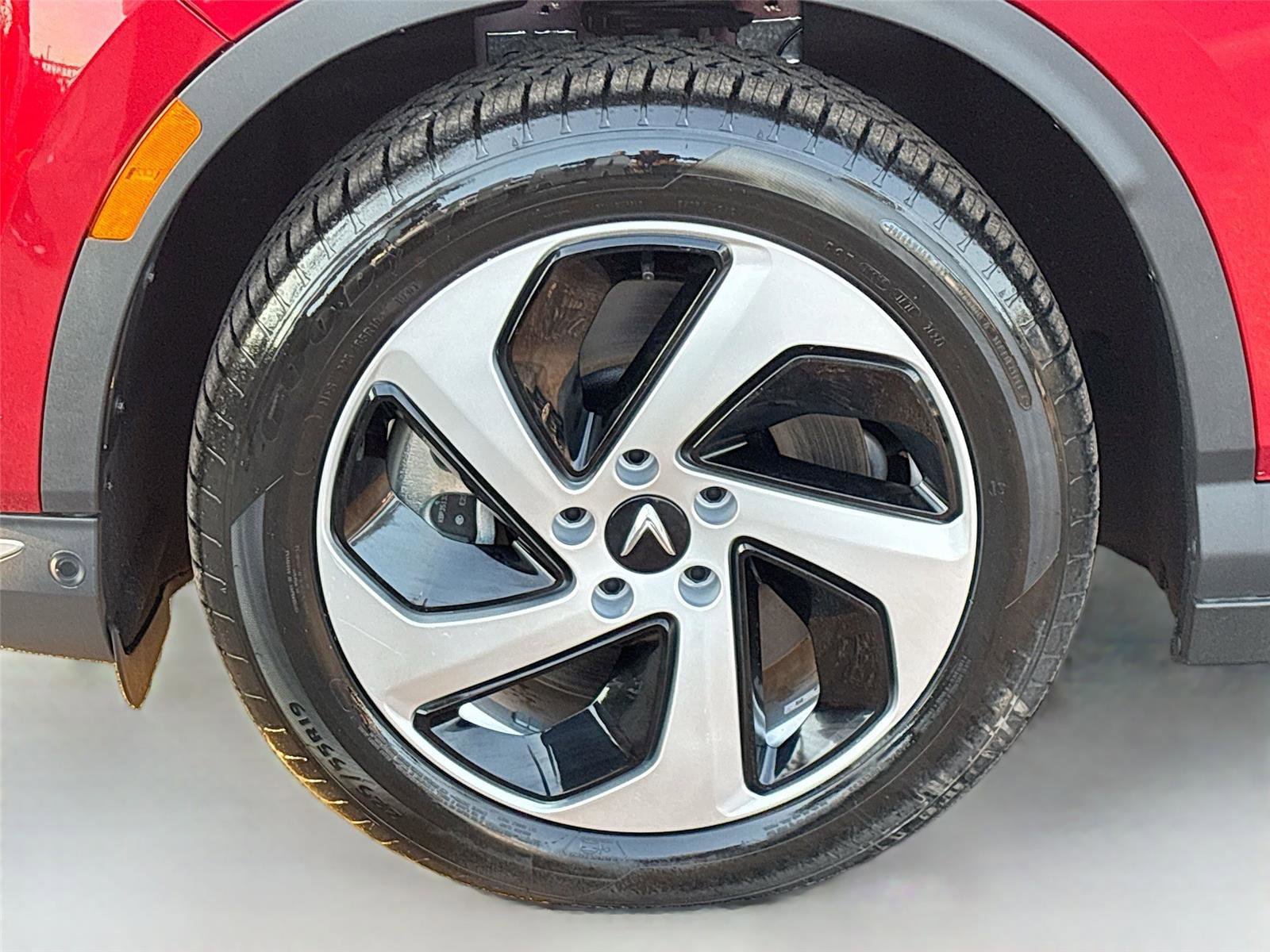 New 2025 VinFast VF 8 Eco image 31