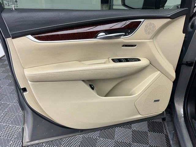 Used 2019 Cadillac XT5 Luxury AWD/4WD image 16