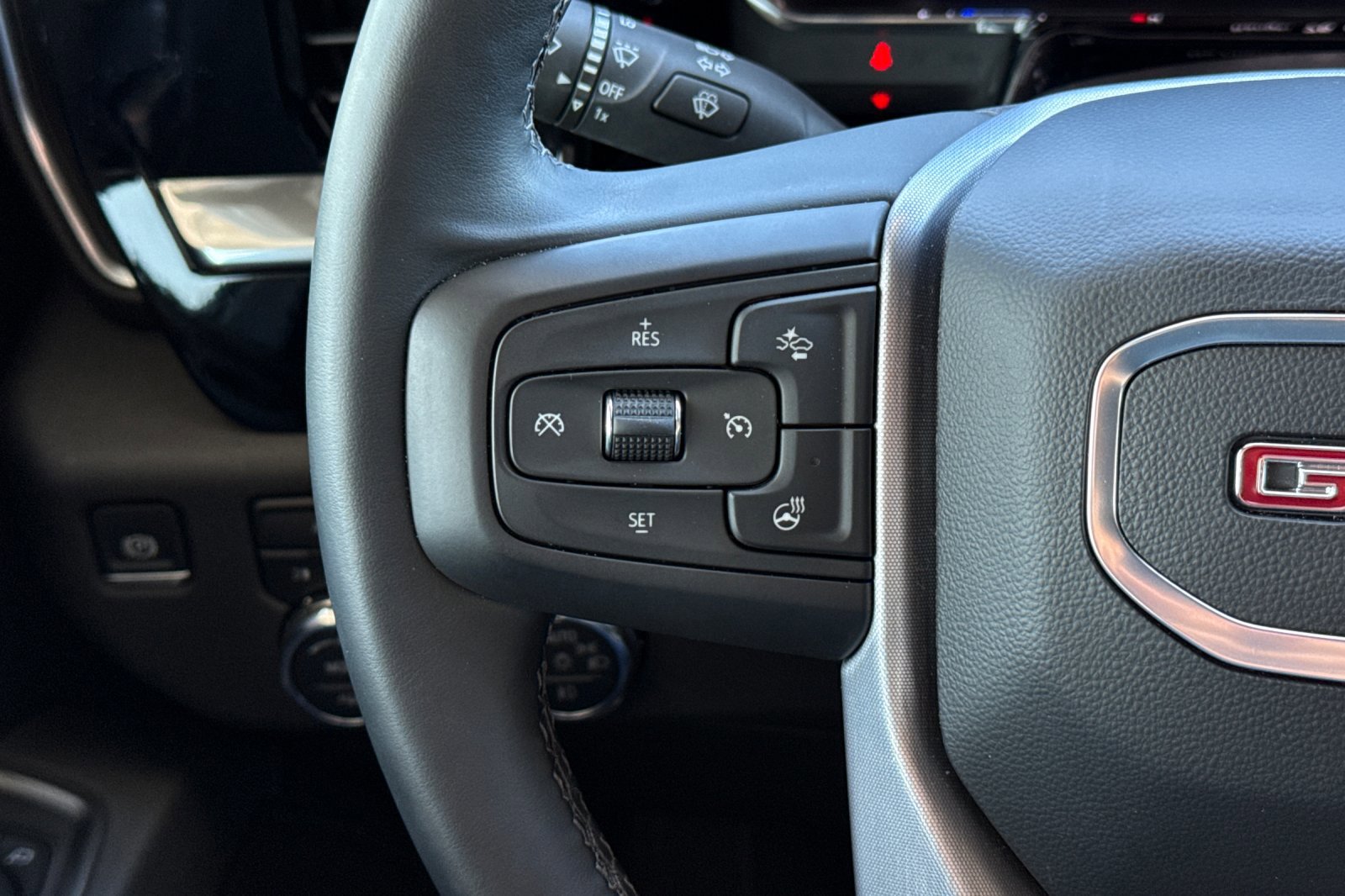 Used 2025 GMC Sierra 1500 Elevation image 30