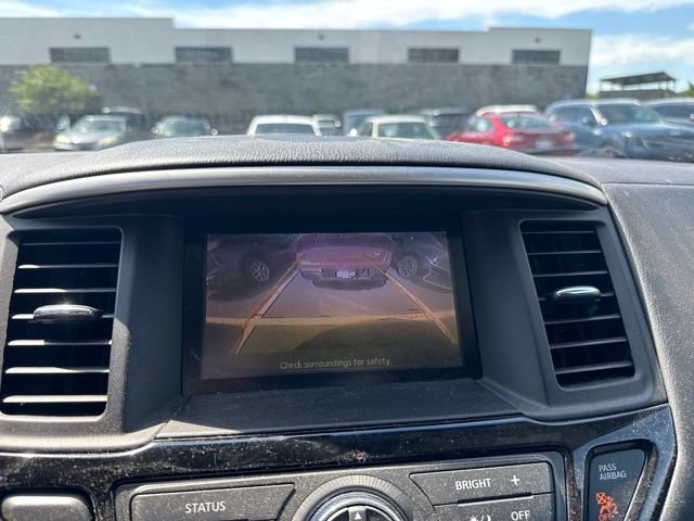 Used 2013 Nissan Pathfinder SV AWD/4WD image 11