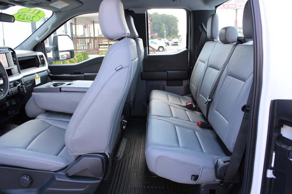 Used 2025 Ford F250 XLT image 16
