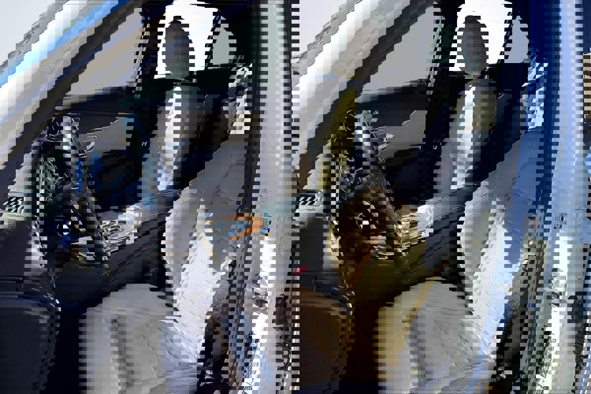 Used 2020 Mercedes-Benz C 300 Sedan image 25