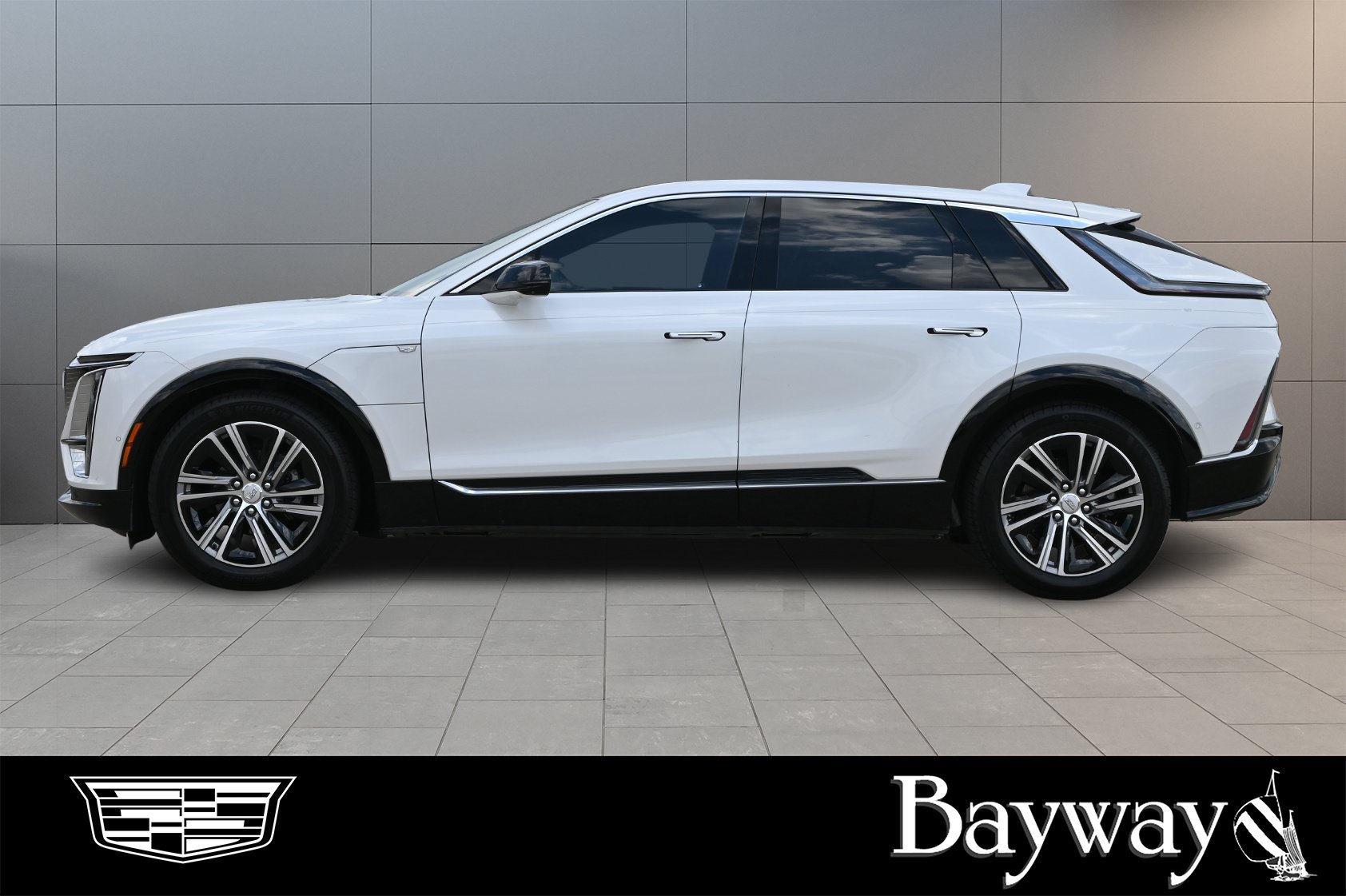 Certified 2024 Cadillac Lyriq Luxury w/ LPO, Floor Liner Package AWD/4WD image 4