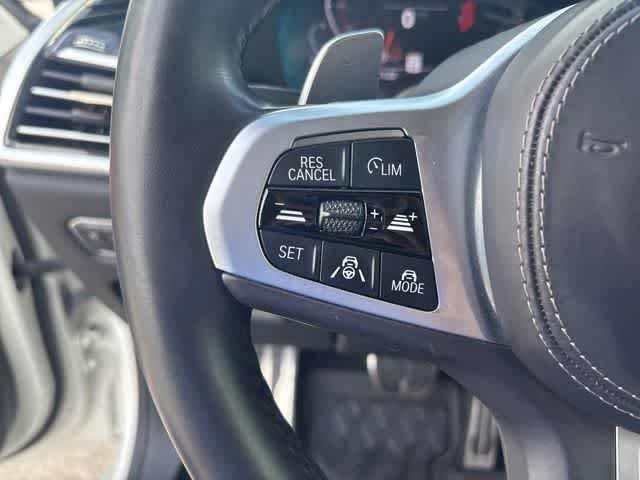 Used 2022 BMW X7 xDrive40i w/ M Sport Package AWD/4WD image 11