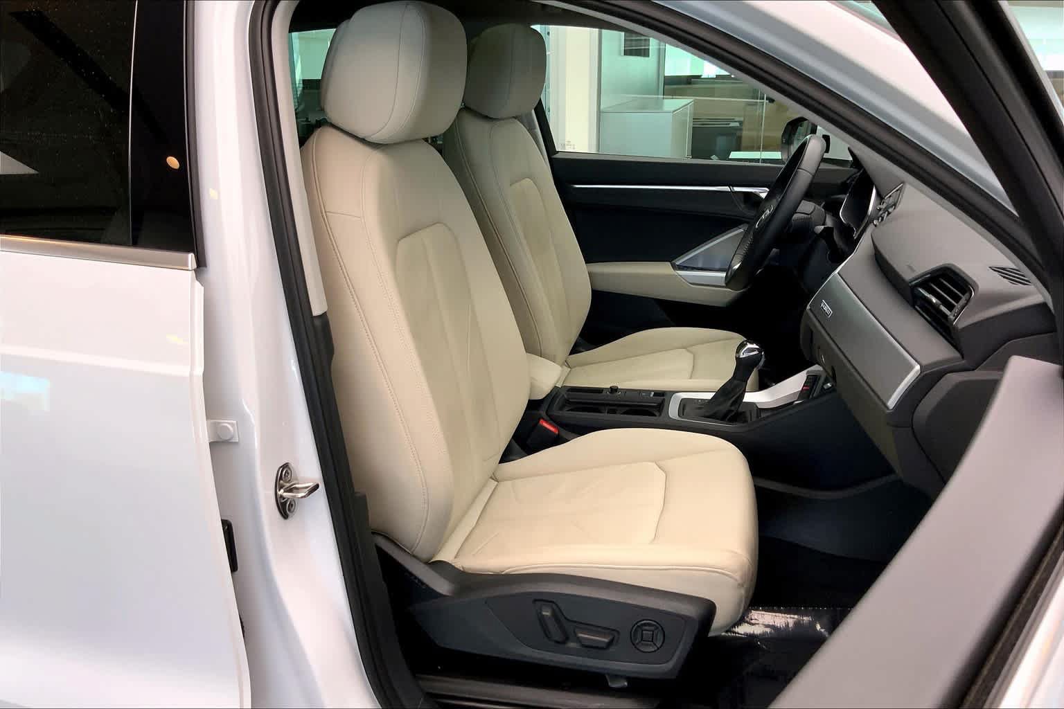 Used 2020 Audi Q3 2.0T Premium Plus w/ Premium Plus Package AWD/4WD image 9