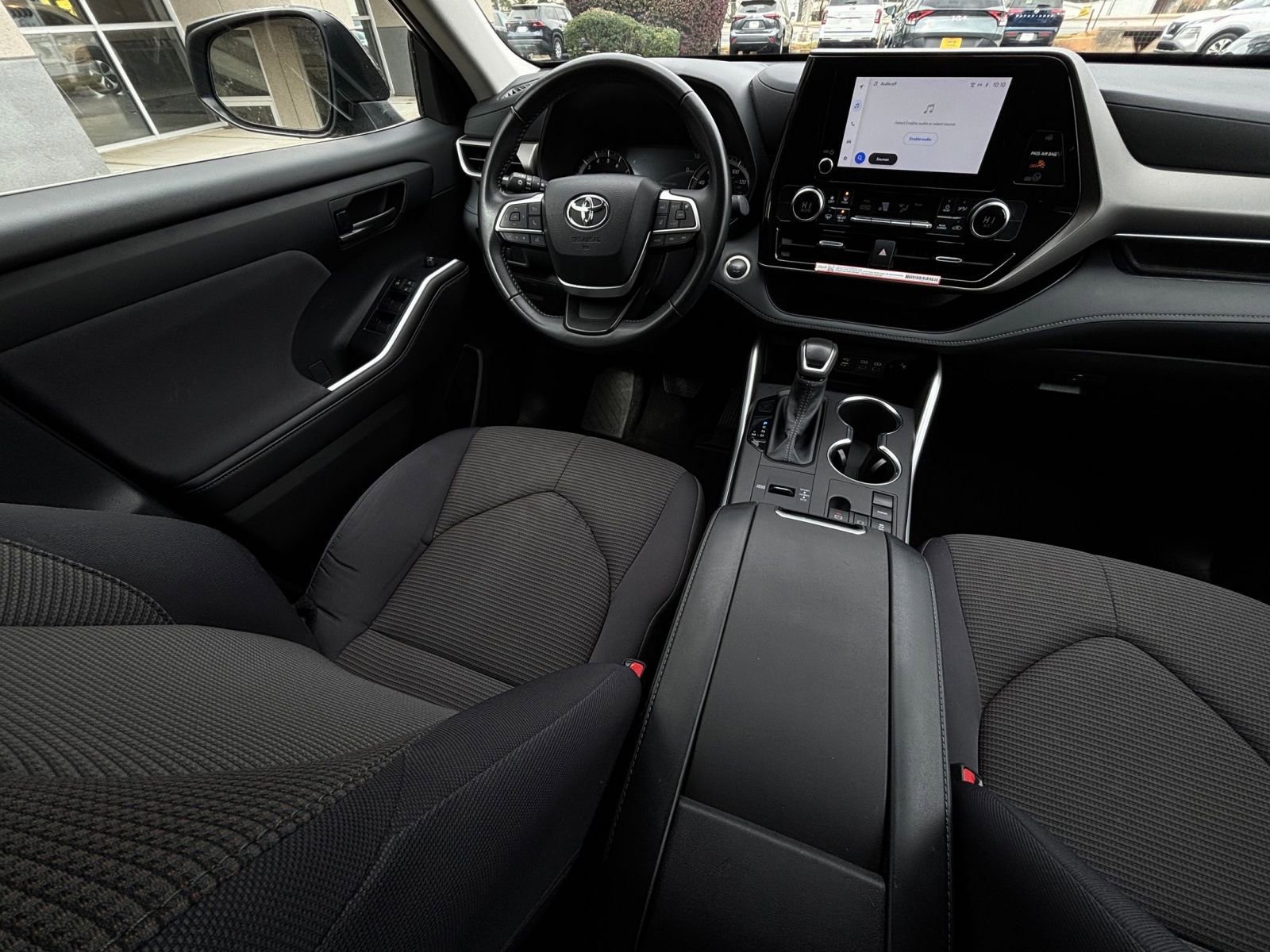 Used 2025 Toyota Highlander LE image 41