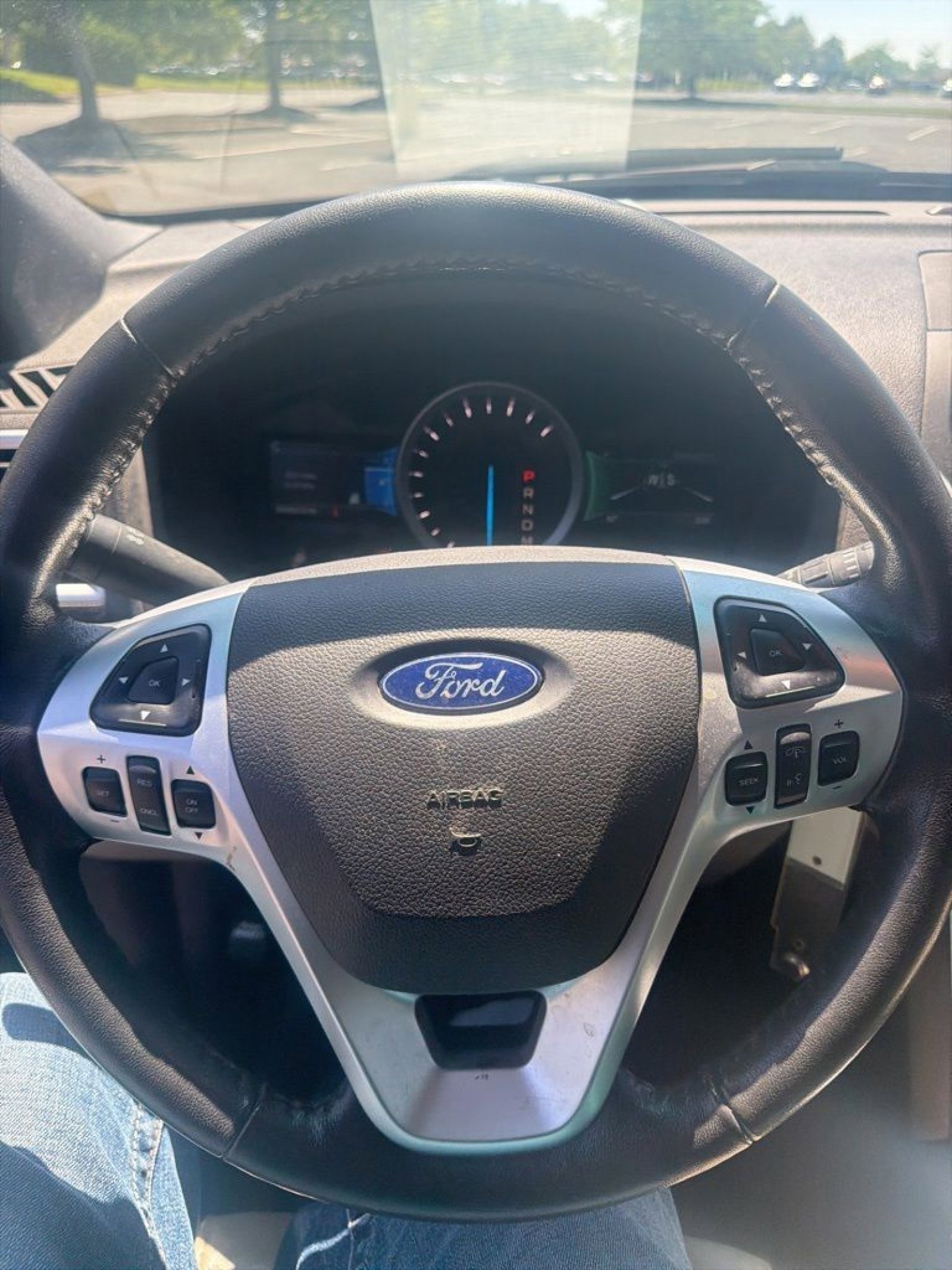 Used 2014 Ford Explorer XLT w/ Equipment Group 202A FWD image 17