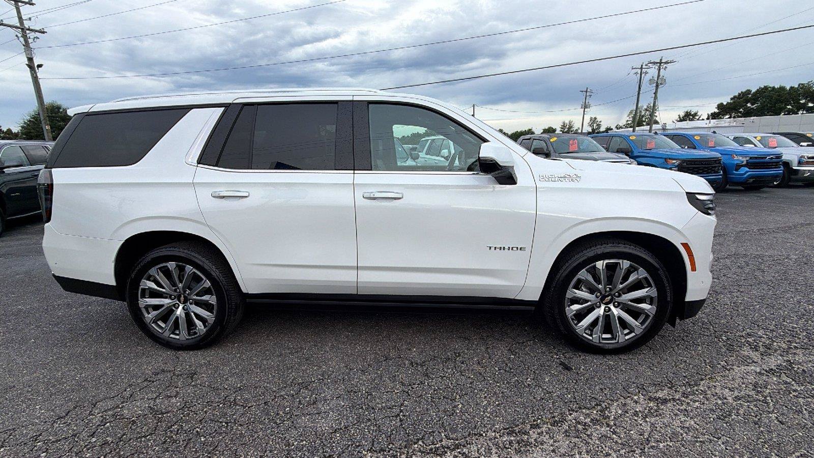 Used 2025 Chevrolet Tahoe High Country AWD/4WD image 8