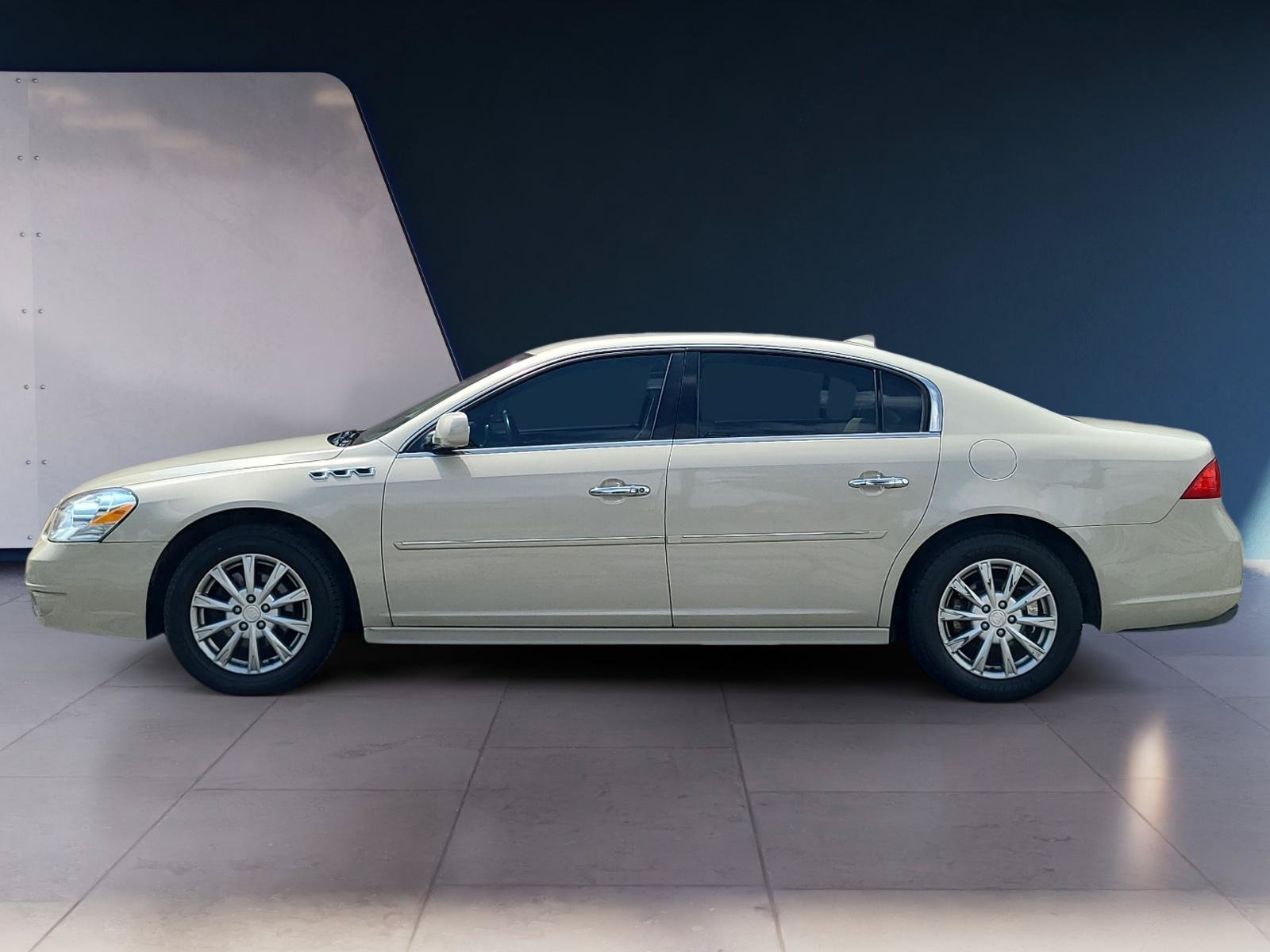 Used 2010 Buick Lucerne CXL w/ Driver Confidence Package FWD image 2