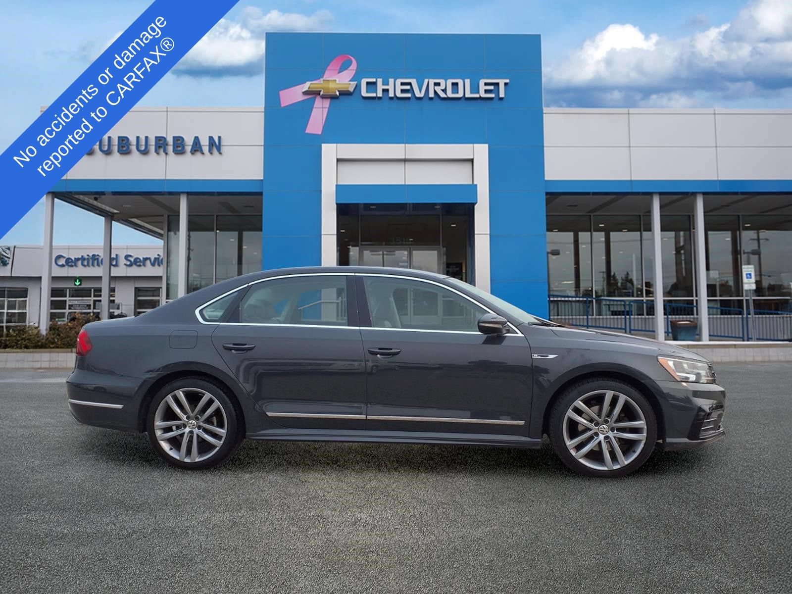 Used 2017 Volkswagen Passat 1.8T R-Line FWD image 4