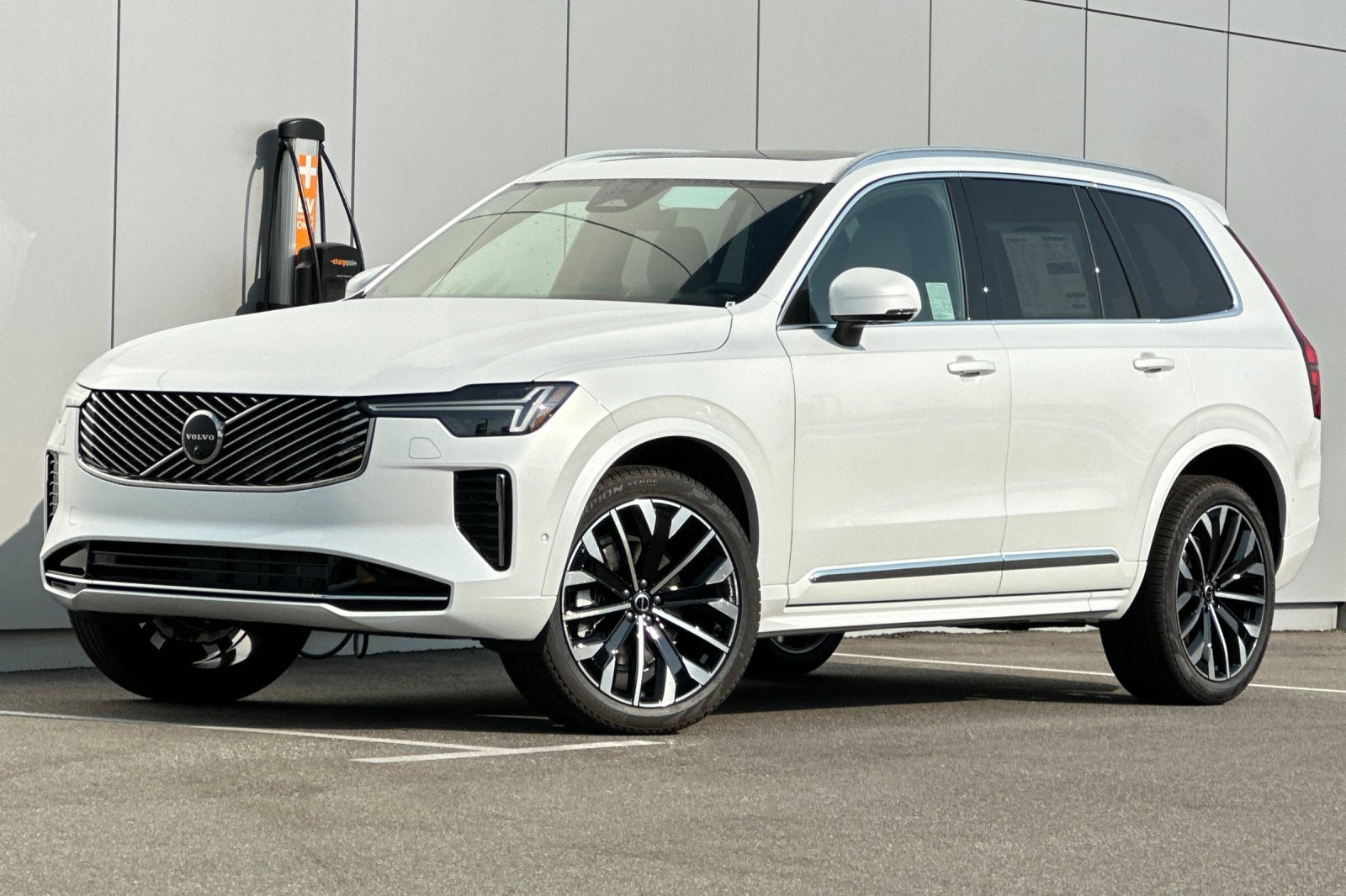 New 2026 Volvo XC90 B6 Plus w/ Protection Package Premier video 1