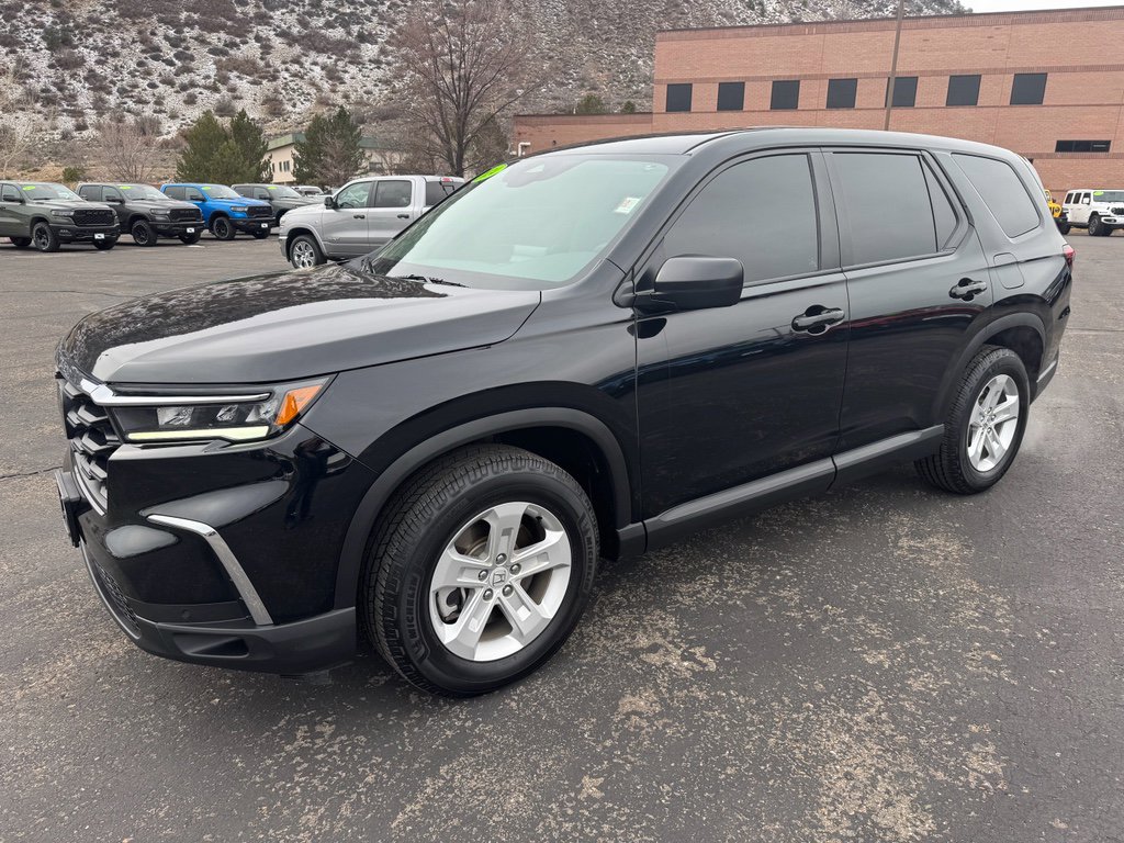 Used 2024 Honda Pilot LX image 3