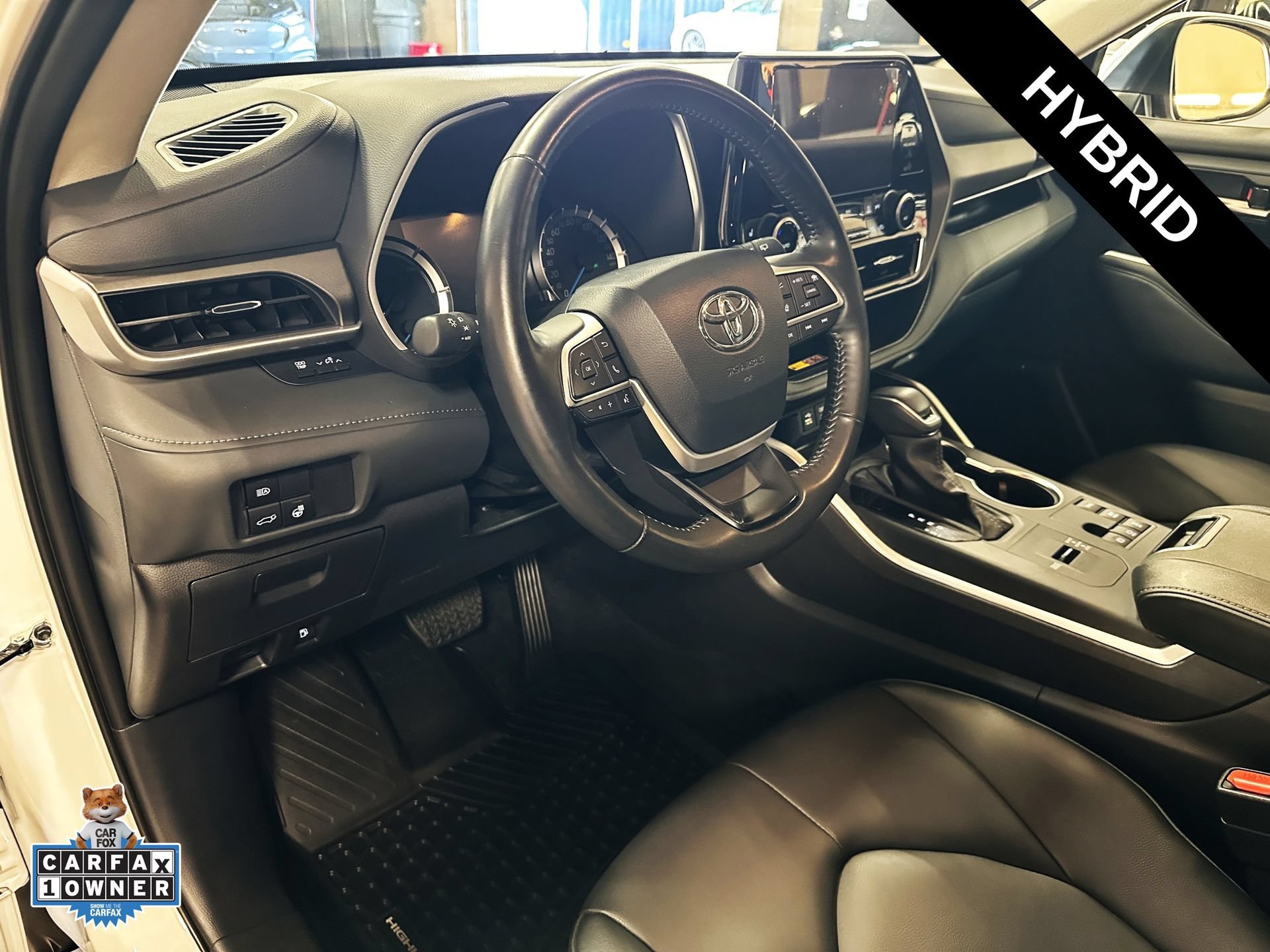 Used 2025 Toyota Highlander XLE AWD/4WD image 12