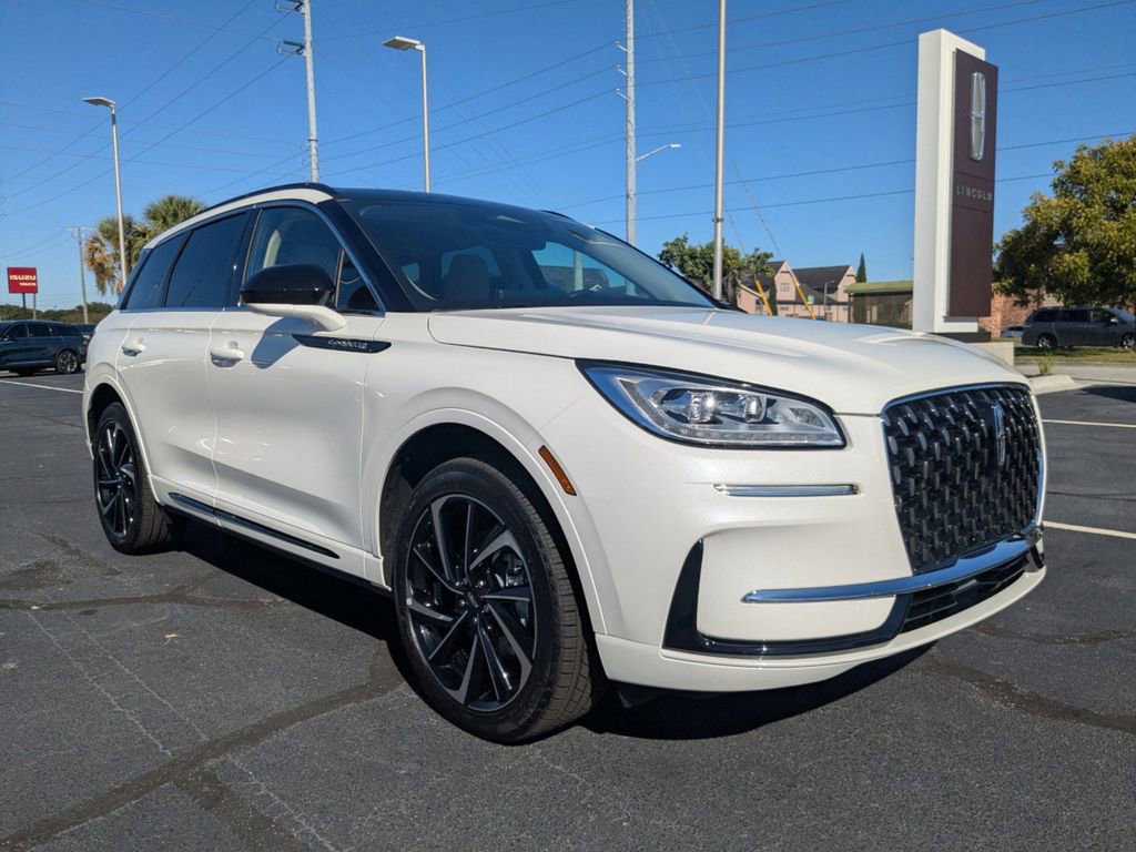 New 2025 Lincoln Corsair Grand Touring image 2